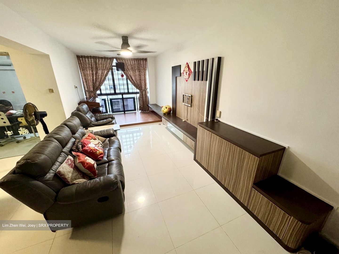 Blk 202A Compassvale South Gate (Sengkang), HDB Executive #450321071
